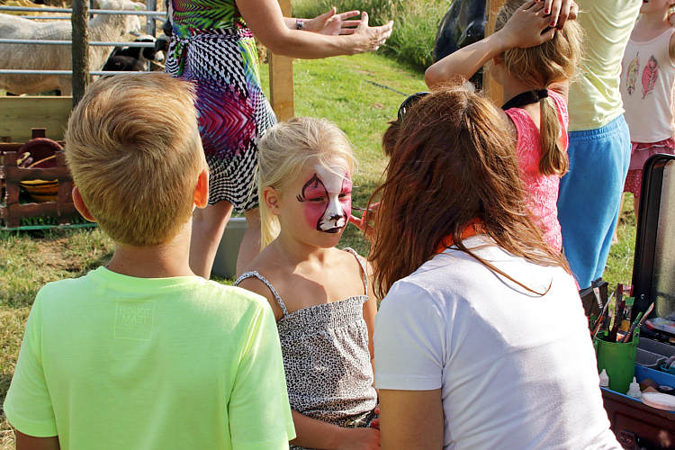 9-6-2018 - Proeverij in zomersfeer door de PLUS in Waarder_51